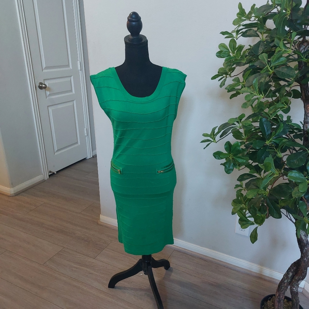 Xoxo Woman Green Dress with Gold Zipper. Extra Large
